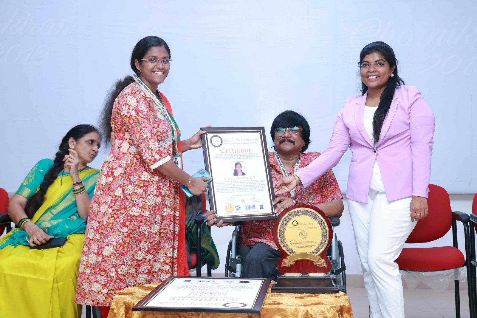 WORLD RECORD FOR WRITING SLOGANS ON CLOTH BAGS TO PROMOTE A PLASTIC BAG-FREE ENVIRONMENT AND CREATING HUMAN ANATOMY FORMATIONS HIGHLIGHTING DONATABLE ORGANS BY 2,500 STUDENTS TO RAISE AWARENESS